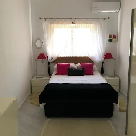 Apartment 8 Windsor Towers *